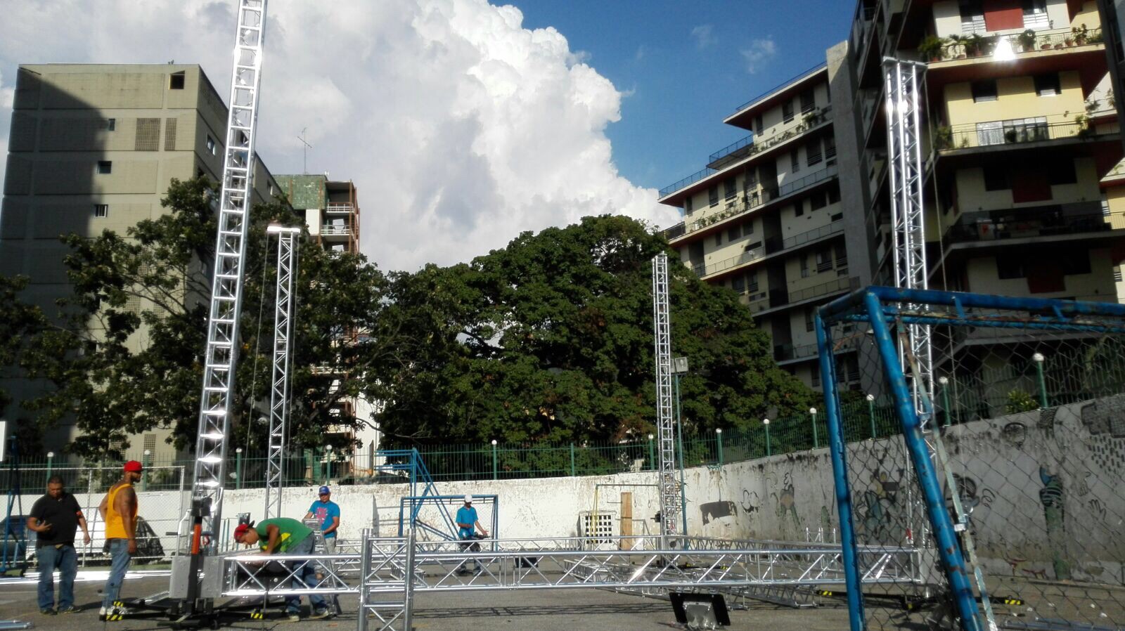 Stage with TRC ground support towers @ Caracas (Venezuela)